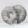 Flower shaped glass plate